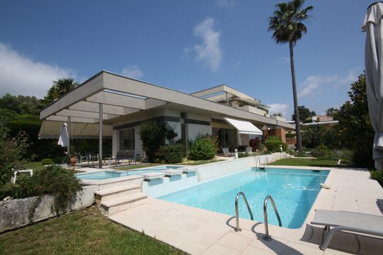 Villa in Antibes