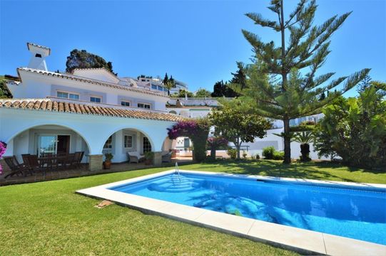Villa in Benalmadena