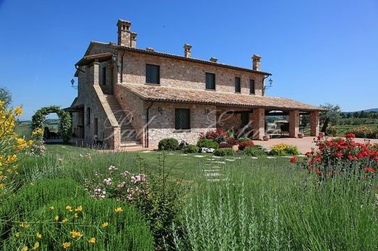 Villa in Todi
