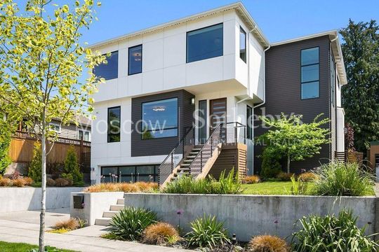 Townhouse in International District/Chinatown