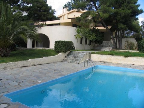 Villa in Rafina