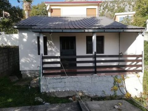 Detached house in Sutomore