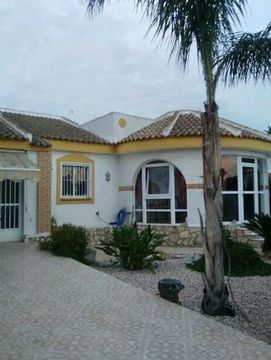 Villa in Los Alcazares