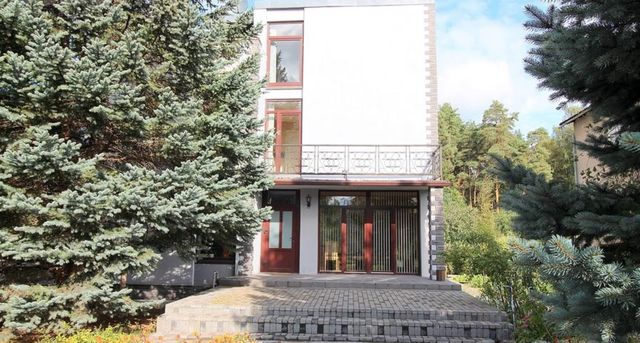 Detached house in Babite