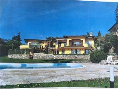 Villa in Padenghe sul Garda