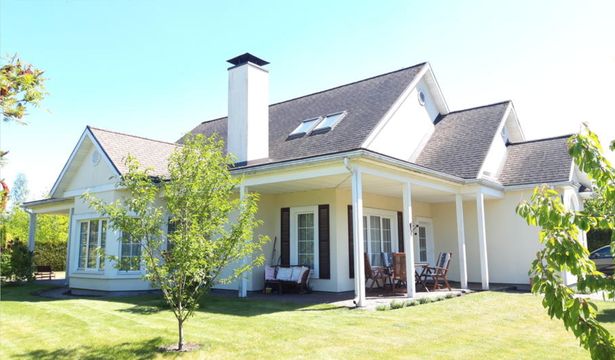Detached house in Babite