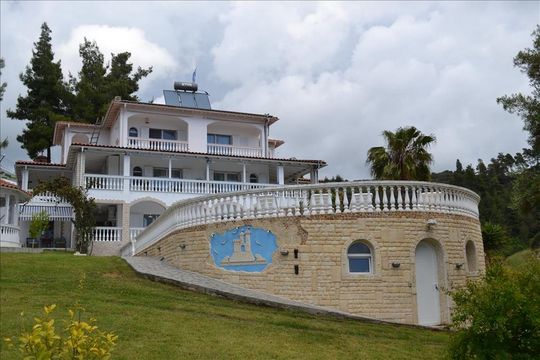 Villa in Nea Skioni