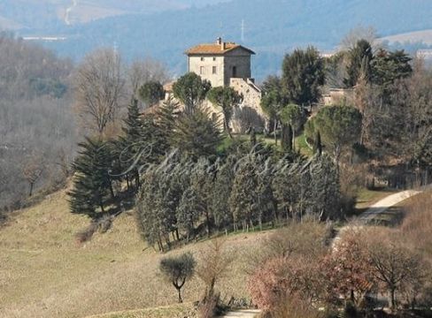 Villa in Todi